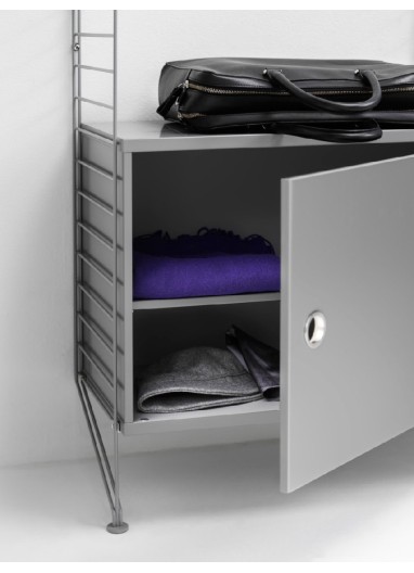 Cabinet con puerta batiente 58x30 cm Fresno teñido negro String® Furniture