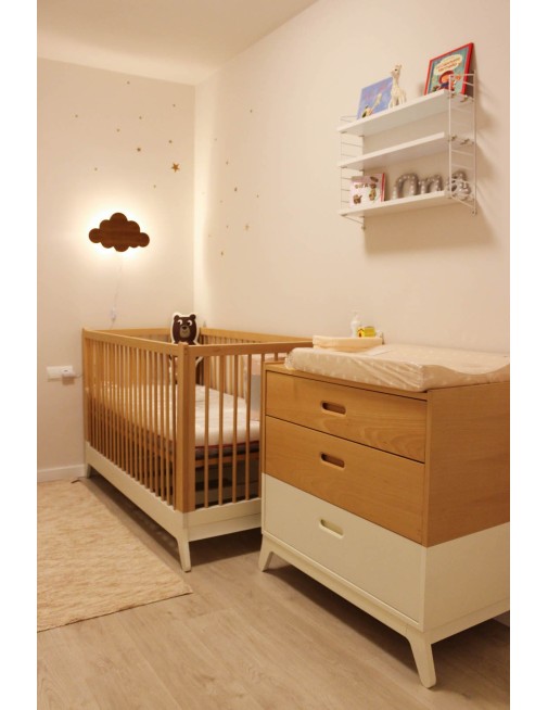 Children's room White and Natural Wood